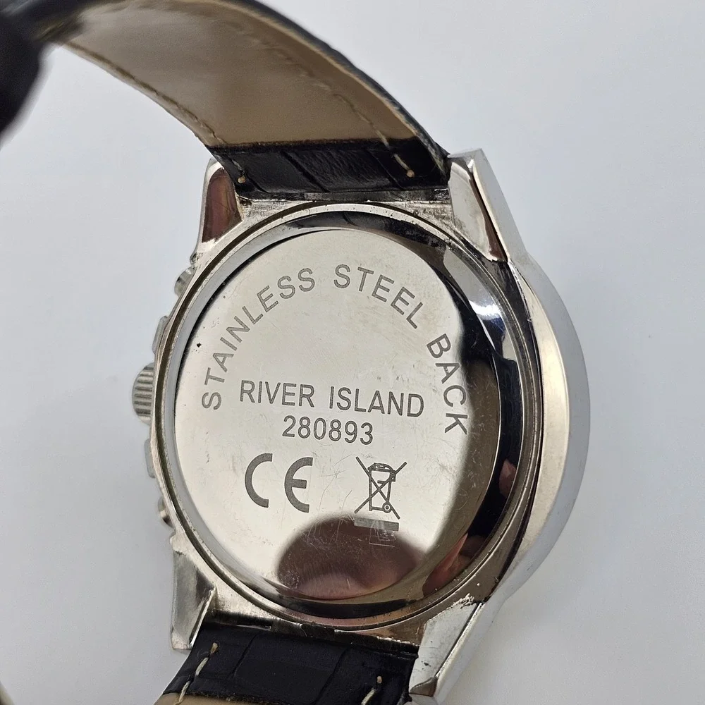 Men's Watch 44MM White Dial NEW Black Faux Leather Bands New‎ Battery